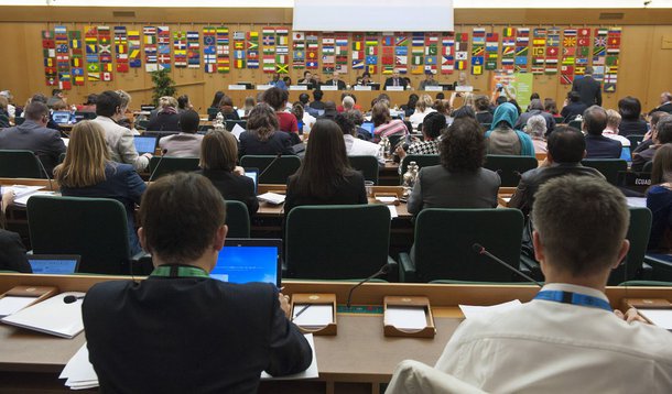 Chefes de Estado reunidos na 2ª Conferência Internacional sobre Nutrição, realizada pela FAO (ONU) em Roma, se comprometeram em promover ações para erradicar a fome e prevenir todas as formas de subnutrição no mundo, além de aumentar os investimentos para ações efetivas na melhoria da alimentação; eles firmaram durante o evento a Declaração de Roma sobre Nutrição