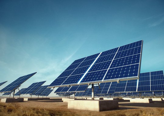 Autorizações do governo publicadas nesta semana no Diário Oficial da União levam a 37 o número de novas usinas fotovoltaicas para entrar em operação comercial até 2017 no Brasil, totalizando uma produção que era de apenas 15,18 MW de energia solar em operação para 1.018,21 MW; além disso, dois leilões estão marcados para 2015, fazendo o setor crescer ainda mais rápido