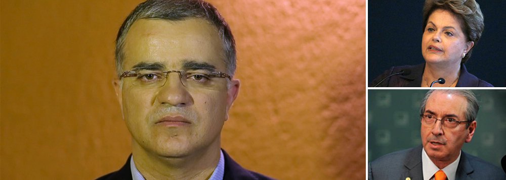 Segundo o colunista Kennedy Alencar, a agenda de votações do Congresso Nacional em agosto foi o tema principal da reunião de ontem entre a presidente Dilma Rousseff e seus principais auxiliares: "A intenção é reunir apoio para barrar a aprovação de projetos que aumentem gastos e evitar a reprovação das contas do governo do ano passado. Os governistas também se preparam para tirar gás de CPIs e de uma articulação a favor da abertura de um processo de impeachment da presidente"