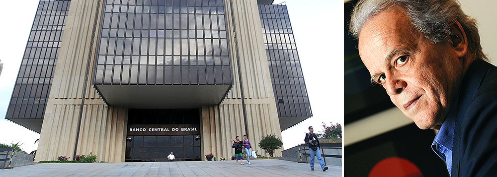 Ex-ministro Luiz Carlos Mendonça de Barros afirma que o BC elevou a taxa para ganhar credibilidade e reatar laços com o setor privado: "Dilma foi eleita por causa do desemprego baixo. Mas, se o crescimento não voltar, ele vai aumentar. E, para botar a economia para crescer, é preciso buscar uma política econômica que o setor privado considere necessária para investir"