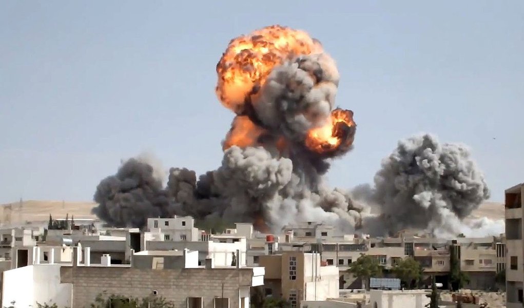 No que diz respeito às forças que apoiam o regime de Bashar Al Assad, são registrados 46.843 soldados mortos, 34,872 integrantes das milícias das Forças de Defesa Nacional, 683 membros dos xiitas do Hezbollah e ainda 2.844 de outros países; não estão contabilizadas cerca de 20 mil pessoas cujo paradeiro é desconhecido, acrescentou o Observatório