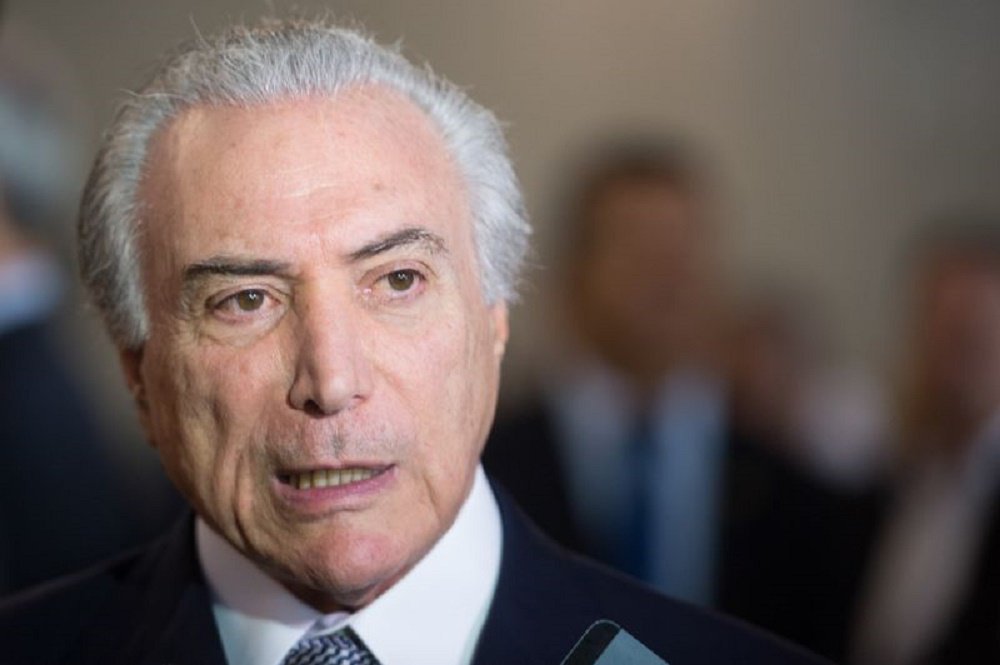 O vice-presidente da República, Michel Temer, descartou a possibilidade de as prisões dos presidentes da Odebrecht e da Andrade Gutierrez, em nova fase da Operação Lava-Jato, trazerem problemas para o ex-presidente Luiz Inácio Lula da Silva; "Em relação ao presidente Lula, não vejo nada, nem saberia dizer quais as razões da prisão", disse ele, que evitou entrar no mérito sobre a legitimidade das prisões" "Não temos comentários a fazer. Apenas surpreendidos com esse fato", afirmou
 