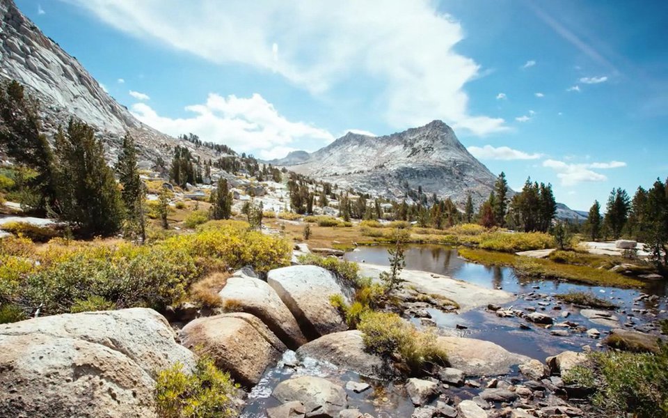 Projeto fotográfico dos norte-americanos Colin Delehanty e Sheldon Neill produziu a galeria de fotos e os dois vídeos em time-lapse que oferecemos abaixo sobre o Parque Nacional Yosemite, nos Estados Unidos. Um espetáculo absoluto.