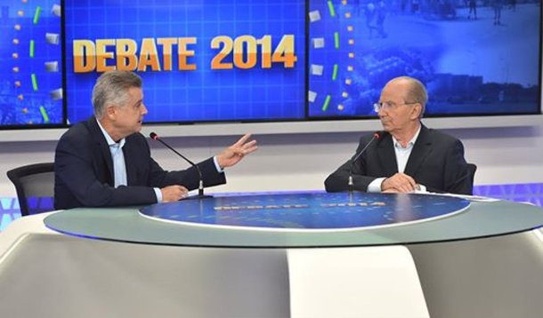 Rodrigo Rollemberg e Jofren Frejat vão se enfrentar em mais três debates nesta última semana de eleição; o primeiro encontro acontece neste domingo na TV Record; depois os dois ficarão frente a frente na CBN, amanhã, e na TV Globo, na quinta-feira; debate organizado pelo jornal Correio Braziliense foi marcado pela troca de acusações; discussão sobre propostas deve mesmo ficar em segundo plano e clima tenso entre os rivais deve dar o tom nos próximos debates