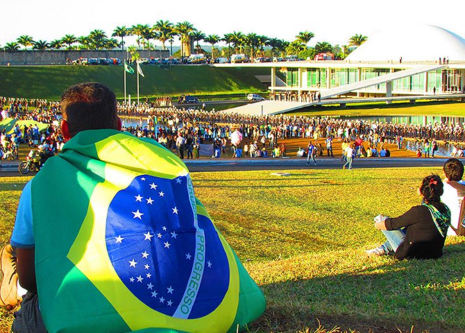 O ano de 2015, que se avizinha, traz em seu horizonte grandes desafios, notadamente para os poderes públicos