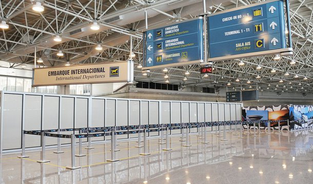 Conselho Nacional de Desestatização propôs à presidente Dilma Rousseff a inclusão dos aeroportos internacionais de Porto Alegre, Salvador, Florianópolis e Fortaleza no Plano Nacional de Desestatização; resolução foi publicada no Diário Oficial da União desta segunda-feira (29)