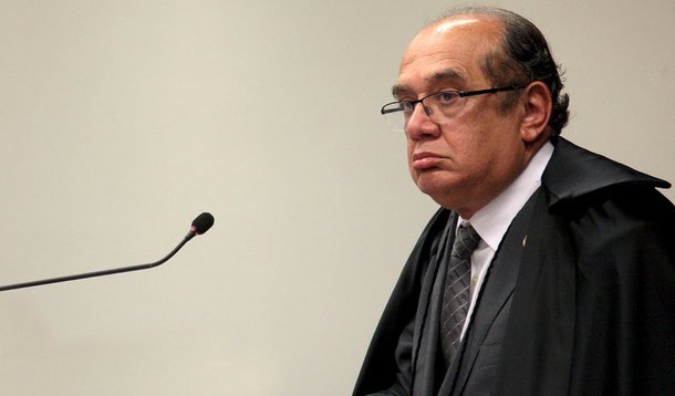 O ministro do Supero Tribunal Federal (STF) Gilmar Mendes afirmou que o escândalo do mensalão e os casos de corrupção na Petrobras investigados pela Operação Lava Lato possuem a mesma raiz; "Me parece que há uma mesma raiz para tanto o fenômeno do mensalão quanto este do chamado petrolão, e agora eletrolão, e quantos aõs venham ainda. Me parece que há uma mesma matriz, é uma forma de governar, é um modelo de governança. E isso que é problemático nessa história toda", disse