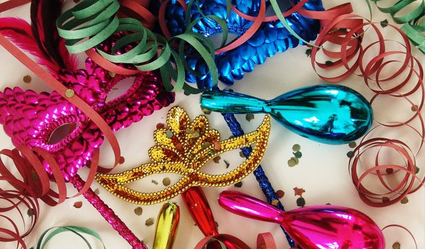 Pela relevância do gênero musical nascido na cidade do Rio de Janeiro que se popularizou em todo o país e por causa do legado musical dos artistas que contribuíram para a construção da identidade carioca e nacional, a partir desta sexta-feira 6 a marchinha de carnaval é considerada Patrimônio Cultural de Natureza Imaterial