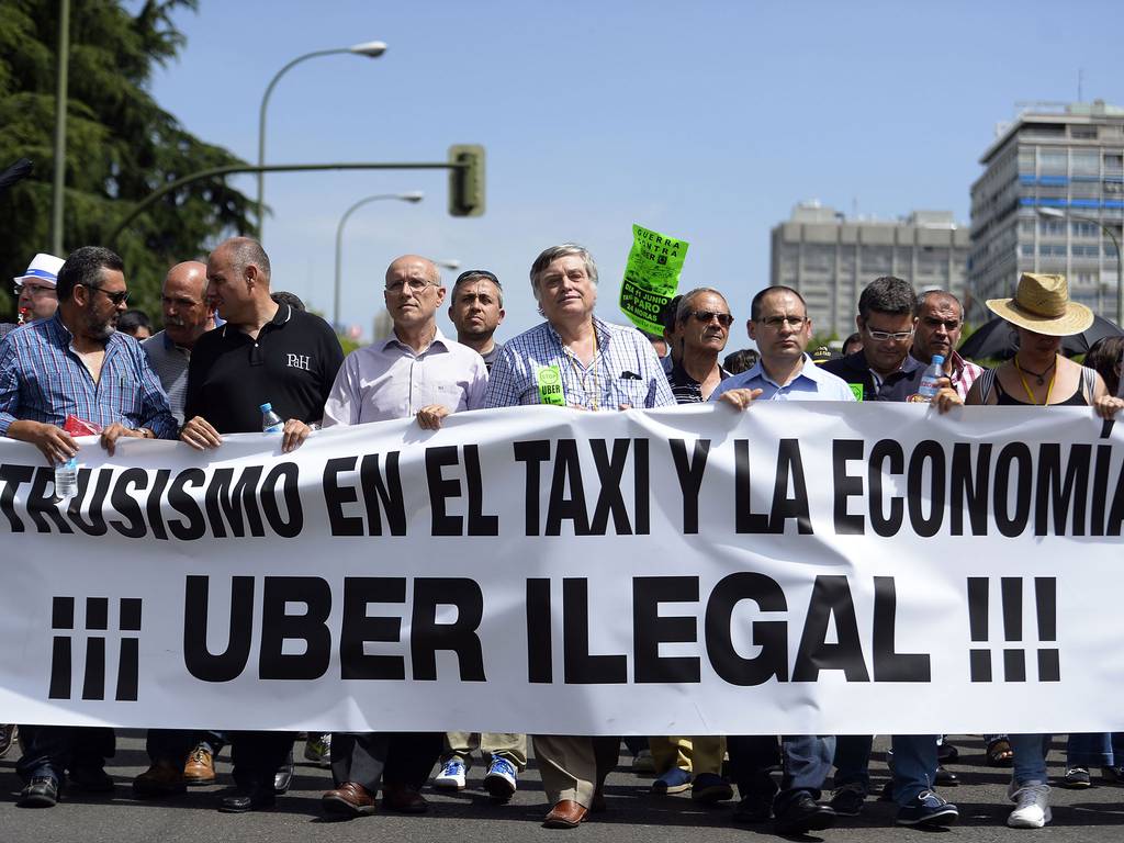 O Uber anunciou que clientes na Cidade do México poderão usar seus serviços gratuitamente nesta segunda-feira enquanto taxistas locais realizavam protestos na cidade contra possíveis regulações sobre serviços de contratação de corridas como os da empresa; o serviço começou a funcionar na cidade em 2013 e diz ter cerca de 300 mil usuários na Cidade do México