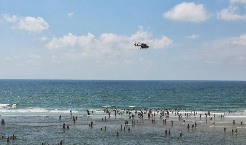 O tráfego aéreo dos helicópteros que sobrevoam as praias da cidade do Rio de Janeiro, fazendo a chamada Rota Praia, poderá sofrer alterações para garantir maior segurança a moradores, trabalhadores, banhistas e à tripulação; recomendação para que o Departamento de Controle do Espaço Aéreo revise as atuais normas e aumente a fiscalização foi solicitada nesta terça (9) pelo Ministério Público Federal