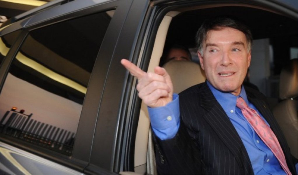 Os primeiros julgamentos feitos pela Comissão de Valores Mobiliários (CVM), de empresas de Eike Batista resultaram em multas para o ex-bilionário no montante de R$ 800 mil, sendo a primeira delas, no valor de R$ 300 mil, pela não divulgação de fato relevante no processo de venda do controle da MPX, atual Eneva, para um grupo alemão; defesa de Batista afirmou que aguardará a liberação do acórdão pela CVM para avaliar a interposição de recurso