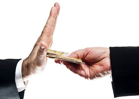 Que seja dado um basta à corrupção, mas com uma varredura geral, pelo menos a partir de Vargas, com nomes aos bois