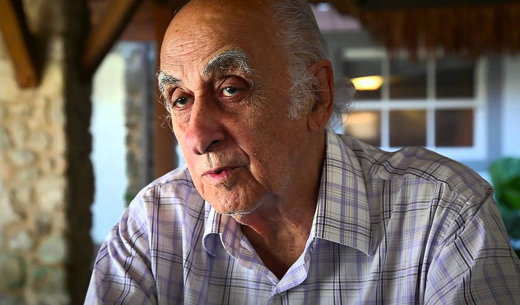 Jornalista e escritor lembra do período vivido na ditadura militar e avalia que, com a censura, "o prejuízo maior foi para a sociedade", que não sabia o que estava acontecendo; "Hoje, quando um jovem diz para mim assim: 'Não, mas olha, hoje também, hoje tem censura do mercado', eu falo: 'Olha, você não sabe o que é viver sob censura'"