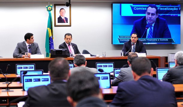 Objetivo é facilitar as investigações e as instruções processuais relacionadas ao caso; delegado da Divisão de Repressão a Crimes Fazendários da PF, Marlon Oliveira Cajado, defendeu reformulação no Carf para dar mais celeridade às investigações; nessa terça-feira, 19, o Senado instalou a CPI da Zelotes, que irá investigar irregularidades que podem pode chegar a R$ 19 bilhões