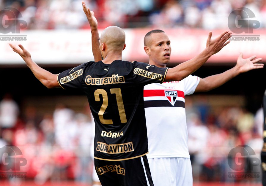 Três nomes movimentam os bastidores do São Paulo Futebol Clube e geram dezenas de desdobramentos. O que fazer diante da situação de Ganso e Luis Fabiano? Correr atrás de Dória?