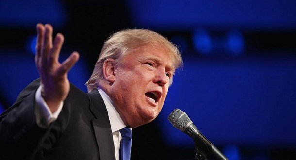 Pré-candidato republicano à Casa Branca, Donald Trump voltou a ser polêmico em entrevista a uma rádio de Nova York e disse que o México é um lugar "corrupto" e que os Estados Unidos deveriam impor um "boicote" ao país vizinho; Trump usou a fuga do narcotraficante Joaquín "El Chapo" Guzmán como exemplo dos problemas do país e garantiu que o caso reforça sua mensagem sobre a necessidade de proteger a fronteira