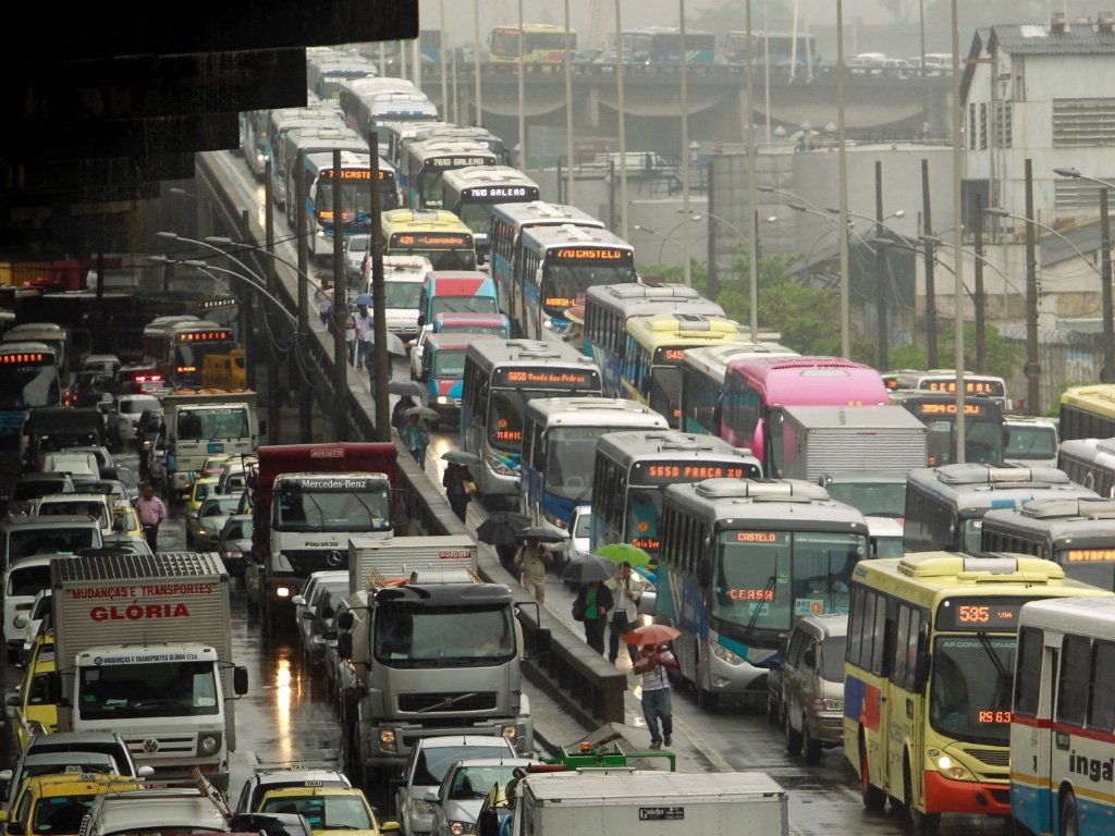 A Agência Francesa de Desenvolvimento (AFD) doará cerca de R$ 1,75 milhão ao governo do Rio para a contratação de estudos e elaboração de planos estratégicos destinados à mobilidade urbana da Região Metropolitana; o Estado também contará com a cooperação técnica da Agência de Transportes da Região Metropolitana de Paris, a Syndicat des Transports d´Île-de-France (Stif), referência internacional em soluções de transportes para grandes regiões metropolitanas