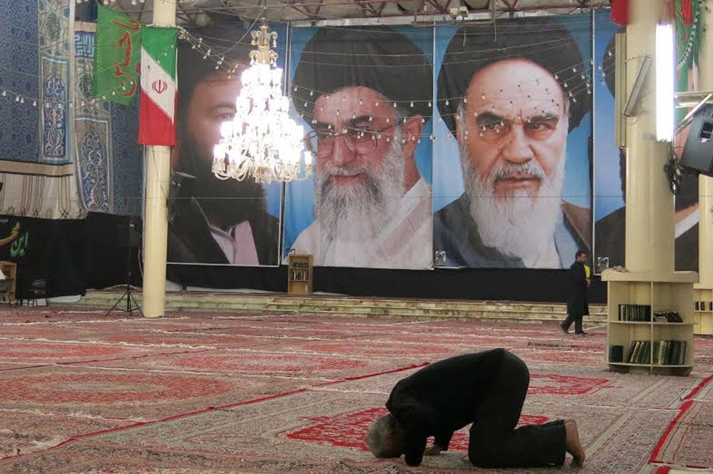 Influente, poderoso e um dos maiores países do Oriente Médio, o Irã é retratado, junto com seu povo e sua cultura, neste ensaio do cartunista Carlos Latuff; confira imagens feitas no país na semana passada