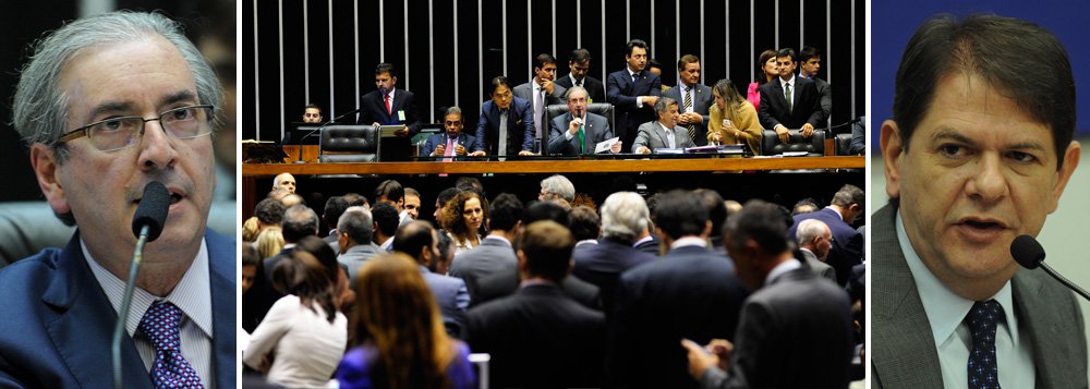 A declaração do ministro da Educação, Cid Gomes, de que a Câmara tem uns "400 deputados achacadores" provocou a ira do presidente da Casa, deputado Eduardo Cunha (PMDB-RJ), que colocou em votação, nesta quarta (4), a convocação do ministro para esclarecer, seu problema com os parlamentares; “Ele vai ter de explicar quem são os achacadores do Congresso”, disse; líder do DEM, Mendonça Filho (PE), disse que se não esclarecer, Cid ofende a todos os parlamentares; "Ele tem de dizer ao Brasil quem achacou, de que forma isso aconteceu e em que circunstâncias"; já Silvio Costa (PSC-PE), um dos vice-líderes do governo na Câmara, minimizou as declarações; "Tenho certeza de que Cid Gomes, quando usou a palavra achacar, foi no sentido de desagradar"; convocação foi aprovada por 280 deputados