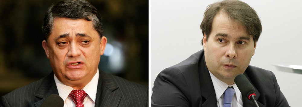 Após reunião com o relator na Câmara do projeto de lei que altera a remuneração do FGTS, Rodrigo Maia (DEM-RJ), e o vice-presidente e articulador político do governo, Michel Temer, o líder do governo na Casa, José Guimarães (PT-CE), não deu detalhes sobre as possíveis mudanças no texto e disse que o governo dialoga com o relator da matéria para definir as alterações.