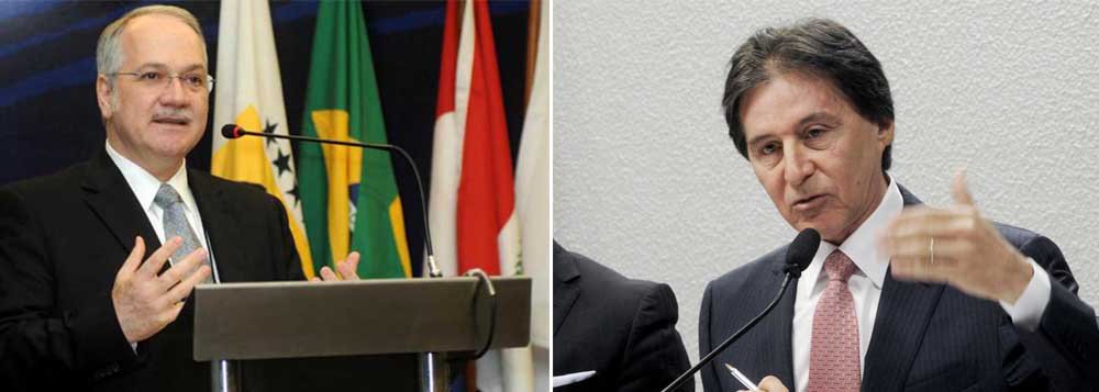 O líder do PMDB no Senado, Eunício Oliveira, não garante a aprovação o nome do jurista Luiz Edson Fachin para o cargo de ministro do Supremo Tribunal Federal; "A avaliação não será exclusiva nem do PMDB, nem do líder do PMDB. Até porque a votação é secreta, o líder não tem como encaminhar a matéria. O fato é que eleição é eleição. O voto é secreto. Não tem como avaliar o que vai ser e o que não vai ser aprovado. Até porque o Senado já rejeitou nomes importantes para outros cargos", afirma