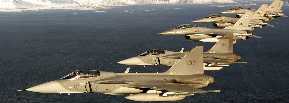 Segundo a FAB, o primeiro Gripen será entregue em 2019 e o último, em 2024; o contrato prevê ainda treinamento de pilotos e mecânicos brasileiros na Suécia, apoio logístico e a transferência de tecnologia para indústrias brasileiras - o que deve ser feito, segundo a Saab, ao longo de aproximadamente dez anos