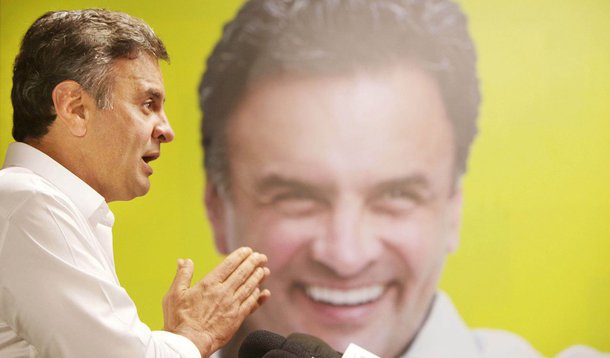 Candidato do PSDB disse nesta quinta-feira 23 que fará uma "convocação final da militância" antes da votação de domingo 26 e dará "uma última palavra para os indecisos"; ele grava hoje as últimas inserções do programa eleitoral de rádio e TV; de acordo com as pesquisas Datafolha e Ibope divulgadas nessa semana, eleitores indecisos eram 4% e 5%, respectivamente