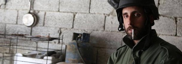 O Ministério das Relações Exteriores confirmou que o fotógrafo brasileiro Gabriel Chaim, que estava preso em Ancara, capital da Turquia, foi deportado nesta terça-feira (12); um funcionário da Embaixada do Brasil em Ancara acompanhou Chaim até o embarque; brasileiro estava cobrindo a guerra da Síria quando foi detido, no dia 5 de maio, na fronteira do país com a Turquia; ele e mais dois fotógrafos estrangeiros foram detidos quando tentavam cruzar ilegalmente a fronteira