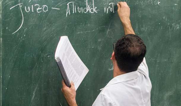 Com base em dados do Ministério da Educação referentes ao ano de 2013, do Anuário Brasileiro da Educação Básica 2015, organizado pelo movimento Todos pela Educação, apenas 47,8% dos professores do nível básico possuem nível superior; o número é quase a metade do registrado no Distrito Federal (91%), o melhor do Brasil nesse ranking