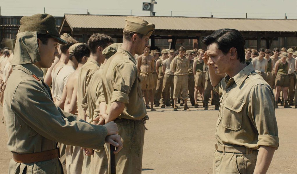 "Invencível, o filme dirigido por Angelina Jolie, deveria ser um adjetivo, não só da resistência de Zamperini (personagem principal), mas também para os que assistem a obra. Tem de ter muita força para assistir até o final"; análise de Rafael Samways, em sua coluna cultural no 247; publicitário fala ainda sobre o novo disco de Cássia Eler e sobre o documentário "As canções", de Eduardo Coutinho