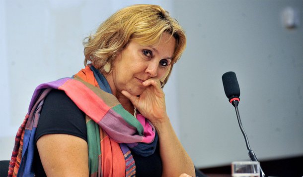 Para a deputada federal Érika Kokay (PT-DF), o aumento de parlamentares com perfil conservador deverá impedir qualquer avanço no debate sobre reforma política no Congresso; a próxima legislatura é "ventríloquo dos interesses econômicos de uma elite", afirma; "Aliança de determinados segmentos conservadores pode compor uma maioria extremamente perigosa, que funciona sob uma lógica fascista", dispara; para a petista, movimentos sociais terão papel fundamental no avanço das reformas