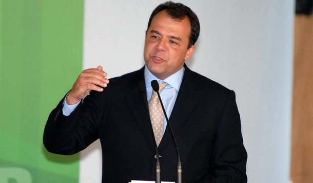 Ex-governador do Rio de Janeiro recebe visitas constantes em seu escritório na Avenida Ataulfo de Paiva, no Leblon, de políticos e empresários; aliados apostam na disputa por um terceiro mandato; “Todos concordamos. Se Cabral quiser, ele será o candidato (a prefeito do Rio em 2016)”, disse o atual prefeito Eduardo Paes; mesmo se ficar de fora dos palanques, ele é visto como determinante para montar a chapa e ‘pacificar’ o PMDB carioca 