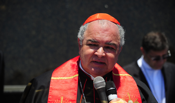 Cardeal arcebispo do Rio de Janeiro, dom Orani Tempesta, foi assaltado na noite dese domingo, 5, na zona norte da cidade; líder religioso estava em um carro, com o motorista e um casal de amigos, quando foi abordado por homens armados no Bairro de Quintino; motorista foi feito refém por um breve período e liberado alguns metros adiante; o carro e os pertences dos ocupantes foram levados pelos assaltantes