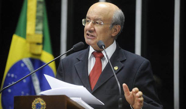 O Executivo deve anunciar o contingenciamento de gastos do Orçamento na quinta-feira, e publicá-lo no Diário Oficial na sexta-feira, afirmou o líder do governo no Congresso, senador José Pimentel (PT-CE); bloqueio, cujo montante deve ser definido entre R$ 70 bilhões e R$ 80 bilhões, segundo fontes, dependerá do andamento de votações das medidas de ajuste fiscal que tramitam no Congresso