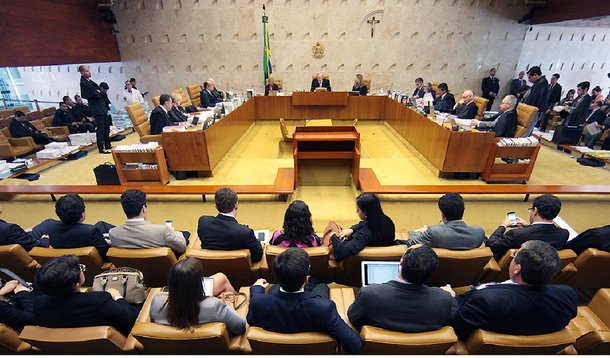 Comissão de Constituição e Justiça do Senado aprovou nesta quarta-feira, 5, proposta que prevê punição por crime de responsabilidade para o agente público que descumprir prazos para indicação de ministros para o Supremo; pela proposta, o presidente da República terá três meses para a indicação; posteriormente, o Senado terá que se manifestar sobre o processo em até 45 dias; em caso de rejeição, o Poder Executivo deverá fazer nova indicação em até dois meses