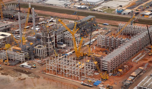 A população da pacata cidade de Itaboraí, no Leste Fluminense, chegou a sonhar com o Comperj em plena atividade e trazendo para a região um desenvolvimento econômico jamais vislumbrado; mas no decorrer da operação Lava Jato, da PF, o projeto se transformou em pesadelo para o governo municipal, que agora lida com uma infraestrutura urbana inchada em função do empreendimento na cidade
 
 