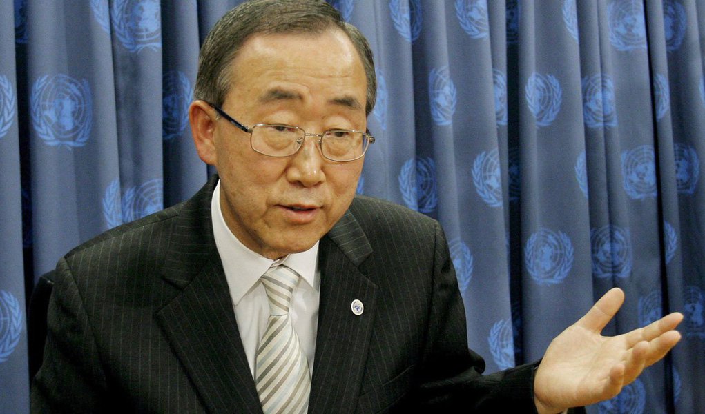 "Quatro em cada cinco sírios vivem em situação de pobreza, miséria e privações. O país perdeu quase quatro décadas de desenvolvimento humano", disse Ban Ki-moon na abertura da 3ª Conferência Anual de Doadores para a Síria, que ocorre no Kuwait