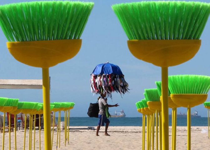 O perfil social desses "ladrões" é bem diferente dos outros que andam pelas ruas fazendo "ganhos" e tirando a paz e a tranquilidade dos cidadãos de bem. Eles não passam fome, tiveram boa educação. Por que então roubam e desviam dinheiro do povo?