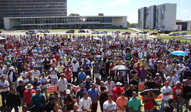 A Secretaria de Estado de Gestão Administrativa e Desburocratização informou que o débito de R$ 286 milhões com férias, horas extras, 13º e outros atrasados da Saúde e da Educação está quase quitado; de acordo com a pasta, o GDF desembolsou cerca de R$ 280 milhões com os benefícios atrasados do ano passado; inicialmente, o governo previa quitar o débito até junho