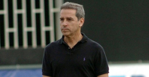 Depois de ter sido empresário de sucesso, deputado distrital e senador, Luiz Estevão, que até recentemente dormia na Papuda, em Brasília, faz uma nova aposta empresarial; lançará, em agosto, o portal "Metrópoles", com apelo forte para as mídias digitais; à jornalista Tereza Cruvinel, ele fala sobre a crise na mídia impressa e reforça que a internet "é a plataforma do futuro", mas admite que o declínio da publicidade nos jornais não corresponde ainda a uma migração proporcional para o digital; ele se prepara, portanto, para enfrentar pelo menos cinco anos de manutenção deficitária do novo portal