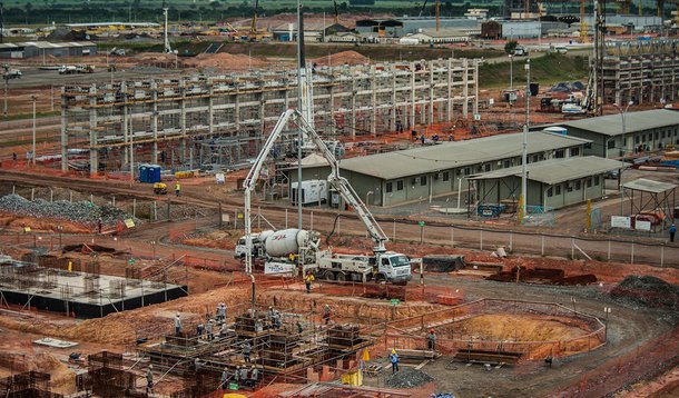 A solicitação foi feita pelo prefeitos de Itaboraí, Nova Friburgo e Rio Bonito; de acordo com os gestores municipais, as 15 cidades da região da refinaria têm uma perda de cerca de 50% em suas receitas e altas taxas de desemprego; "O que a gente quer é a conclusão da refinaria, que é o carro-chefe da obra no prazo, em 2017. Faltam só 18% da obra. A Petrobras disse que tem grupos interessados em concluir a obra e nós apresentamos um outro grupo coreano também interessado", afirmou prefeito de Itaboraí, Helil Cardozo, porta-voz do grupo
 