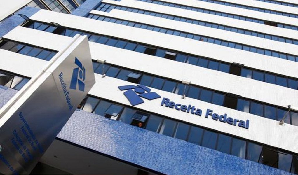 Cobrança será feita às companhias acusadas na Operação Lava Jato através de impostos não pagos, multas e juros pelo uso de empresas de fachada e outros crimes; valor foi calculado com base em provas de ilícitos tributários e aduaneiros obtidos na operação