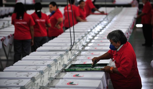 Índice de Confiança da Indústria (ICI), medido pela FGV, passou de 84,3 para 85,9 pontos, avançando 1,9% entre dezembro de 2014 e janeiro de 2015; no mês anterior havia recuado 1,5%; o ICI deste período é o maior desde junho passado (87,2 pontos)