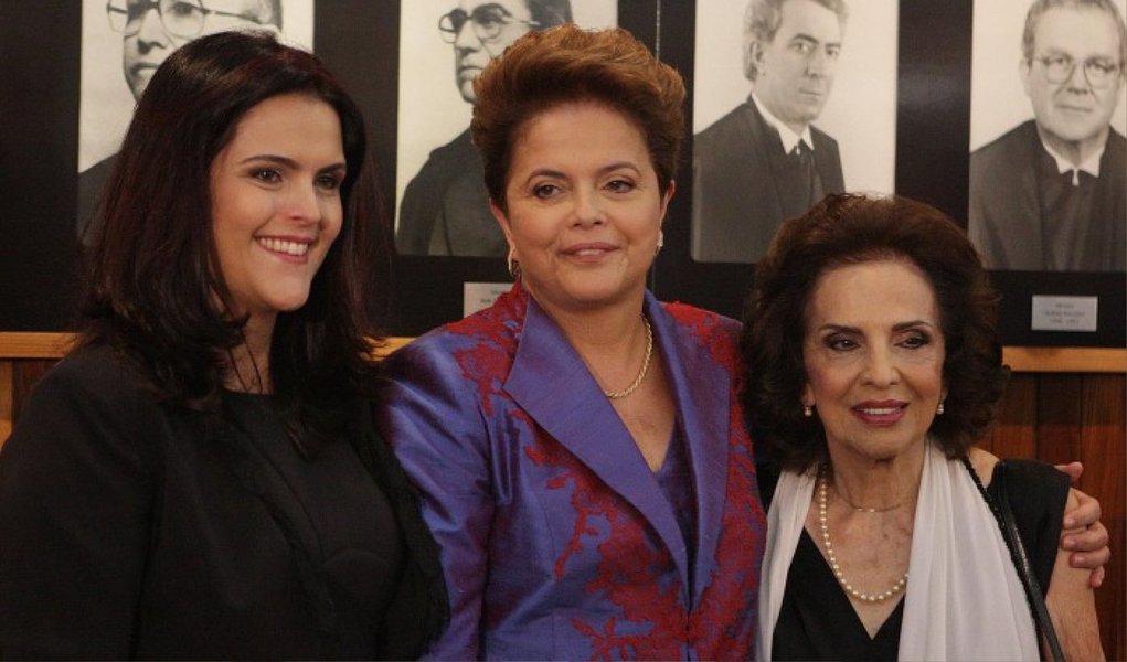 Dilma Jane Rousseff, de 91 anos, havia sido internada hoje com sintomas de um ataque isquêmico transitório; de acordo com a Secretaria de Comunicação Social da Presidência, os exames feitos no Hospital das Forças Armadas não indicam sinais infecciosos e a mãe da presidente Dilma tem "boas condições gerais"; em março, ela também teve problemas de saúde e recebeu cuidados médicos no Palácio da Alvorada, onde reside com a filha