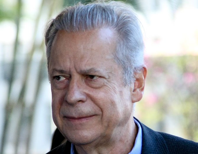 José Dirceu é usado apenas como ferramenta para que o PT, o Lula e a Dilma sejam desqualificados como entes políticos e partidários