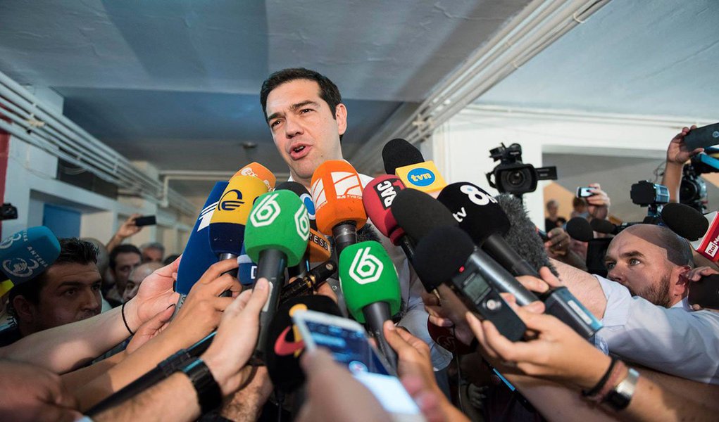 O ministro de Estado grego, Nikos Pappas, afirmou que o acordo com os credores será melhor se se confirmar a vitória do não no referendo e assegurou que os bancos vão ter liquidez; "O acordo será melhor se ganhar o não, será uma mensagem mundial", disse Pappas à televisão privada Alpha; ele garantiu, por outro lado, que "não há razões para que os bancos não tenham liquidez"