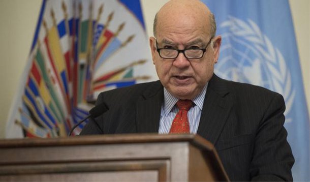 247 publica análise exclusiva de Frederico Füllgraf, direto de Santiago, no Chile, sobre a situação política do país, após o retorno do ex-ministro José Miguel Insulza; "Mal acabara de desembarcar em Santiago, após despedir-se em Washington do cargo de secretário-geral da OEA (Organização dos Estados Americanos) - no qual se equilibrou, durante dez anos apagando incêndios políticos, sobretudo na Venezuela - e no próprio aeroporto internacional da capital chilena o advogado e múltiple ex-ministro chileno, José Miguel Insulza, cobrou em uma entrevista ao canal estatal TVN: "Agora estou no Chile e tenho tanto direito como qualquer outro a pensar no tema presidencial", relata