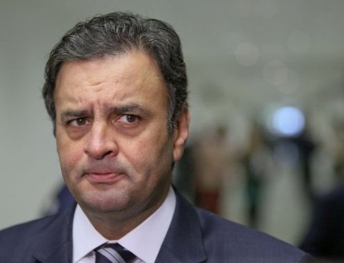 Para o presidente nacional do partido dos tucanos, o senador Aécio Neves, por exemplo. Dilma não é a presidente do Brasil, mas apenas dos 54 milhões de eleitores que votaram nela. Que diabo de democrata é esse?