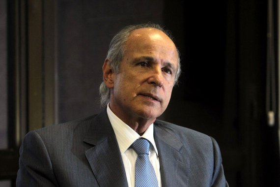 Presidente da empreiteira Andrade Gutierrez, Otávio Marques Azevedo, e o diretor-executivo da construtora, Elton Negrão, presos na 14ª fase da Operação Lava Jato, entraram com pedidos de habeas corpus junto Tribunal Regional Federal da 4ª Região (TRF-4), no Rio Grande do Sul; análise do pedido caberá ao relator do caso no tribunal, desembargador João Pedro Gebran Neto