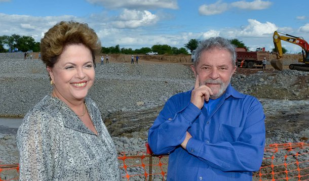 Em texto que retrata a influência de líderes religiosos, como Silas Malafaia, na política brasileira e na postura da candidata a presidente da República Marina Silva (PSB), Saul Leblon, de Carta Maior, prega que a presidente Dilma Rousseff e o PT enxerguem que, em eventual segundo mandato da presidente, requererá "um chefe de Casa Civil dotado ao mesmo tempo de inexcedível sintonia com a Presidenta Dilma , e de incontrastável representatividade popular. Essa referência existe. Seu nome é Lula"